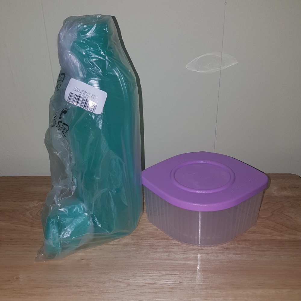 Tupperware set